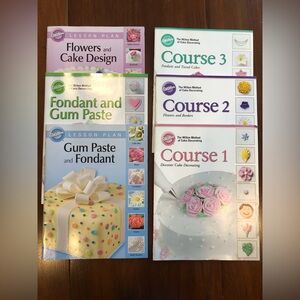 Wilton Cake Decorating Course Book Set of 6
